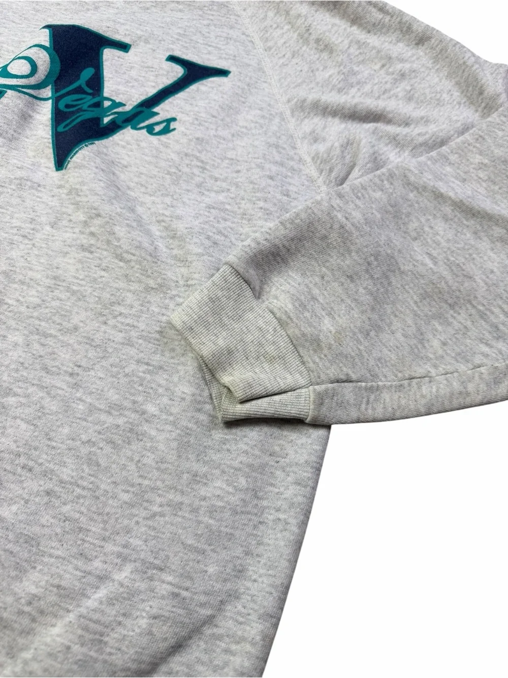 Vintage 1994 Las Vegas LV Brittania Gray Crewneck Pullover Sweatshirt
